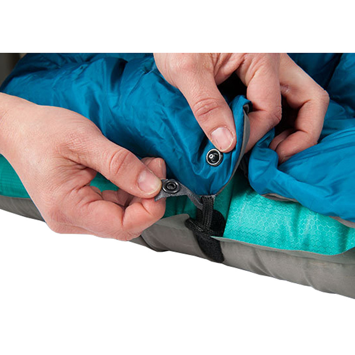 Therm-a-Rest Vela Blanket: 40 Degree Down Blanket-to-Pad Connection