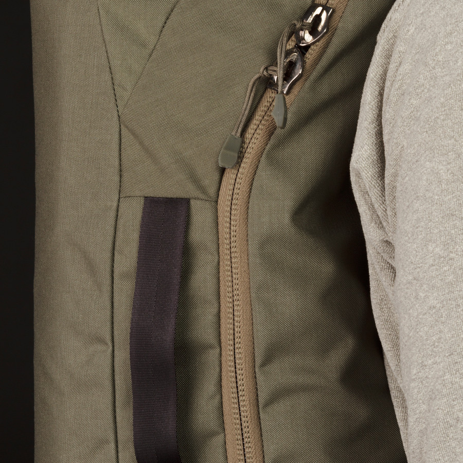 Arc'teryx Covert Case C/O Bag - 2441cu in&nbsp;Detail