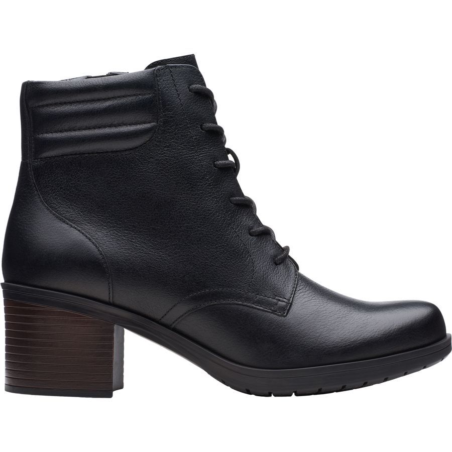 hollis jasmine bootie clarks