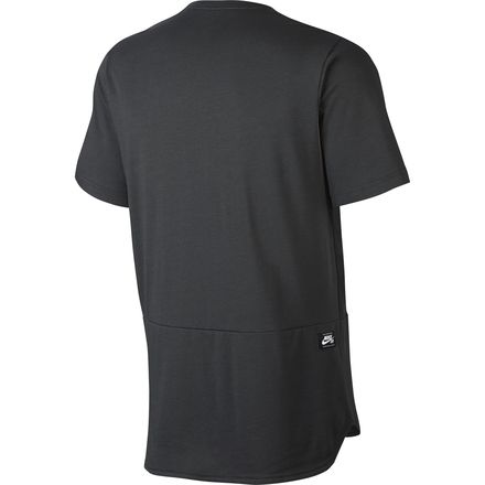 Nike - Neps Dri-Fit Pocket T-Shirt - Men's