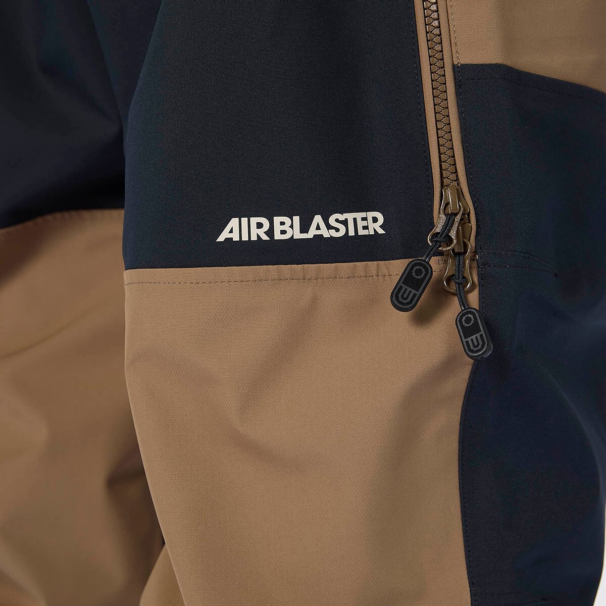 Мужские брюки Airblaster 3L Drop Tail Bib, цвет: Серо-бежевый — фото 11