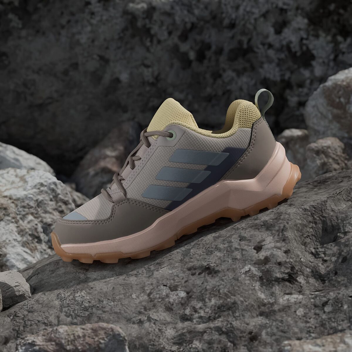Детские кроссовки Adidas TERREX AX4R Hiking, цвет: Оранжевый / Серо-коричневый — фото 6