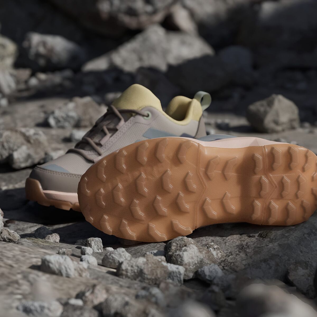 Детские кроссовки Adidas TERREX AX4R Hiking, цвет: Оранжевый / Серо-коричневый — фото 10