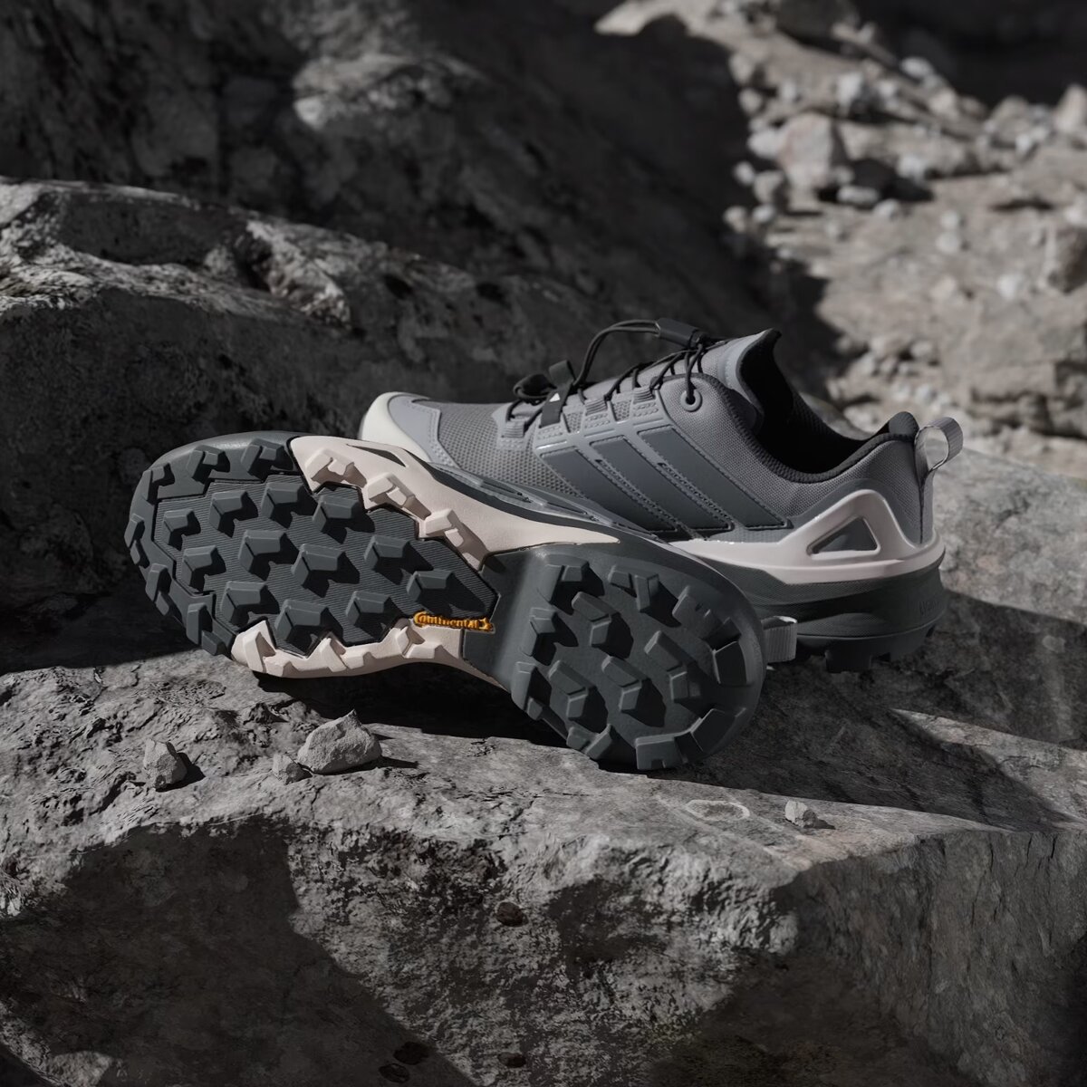 Женские кроссовки Adidas TERREX Terrex Skychaser Hiking, цвет: Серый / Розовато-лиловый — фото 12