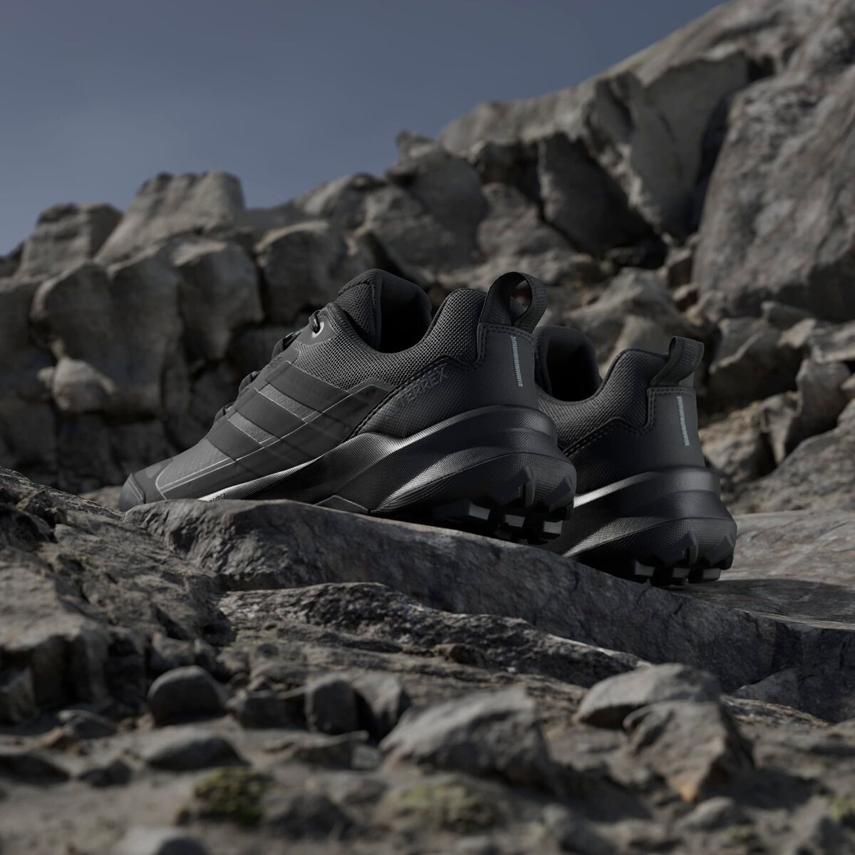 Женские кроссовки Adidas TERREX Terrex Skychaser AX5 GTX Hiking, цвет: Карбоновый / Чёрный — фото 10