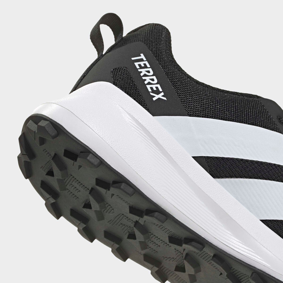 Детские кроссовки Adidas TERREX Terrex Agravic, цвет: Чёрный / Белый — фото 7