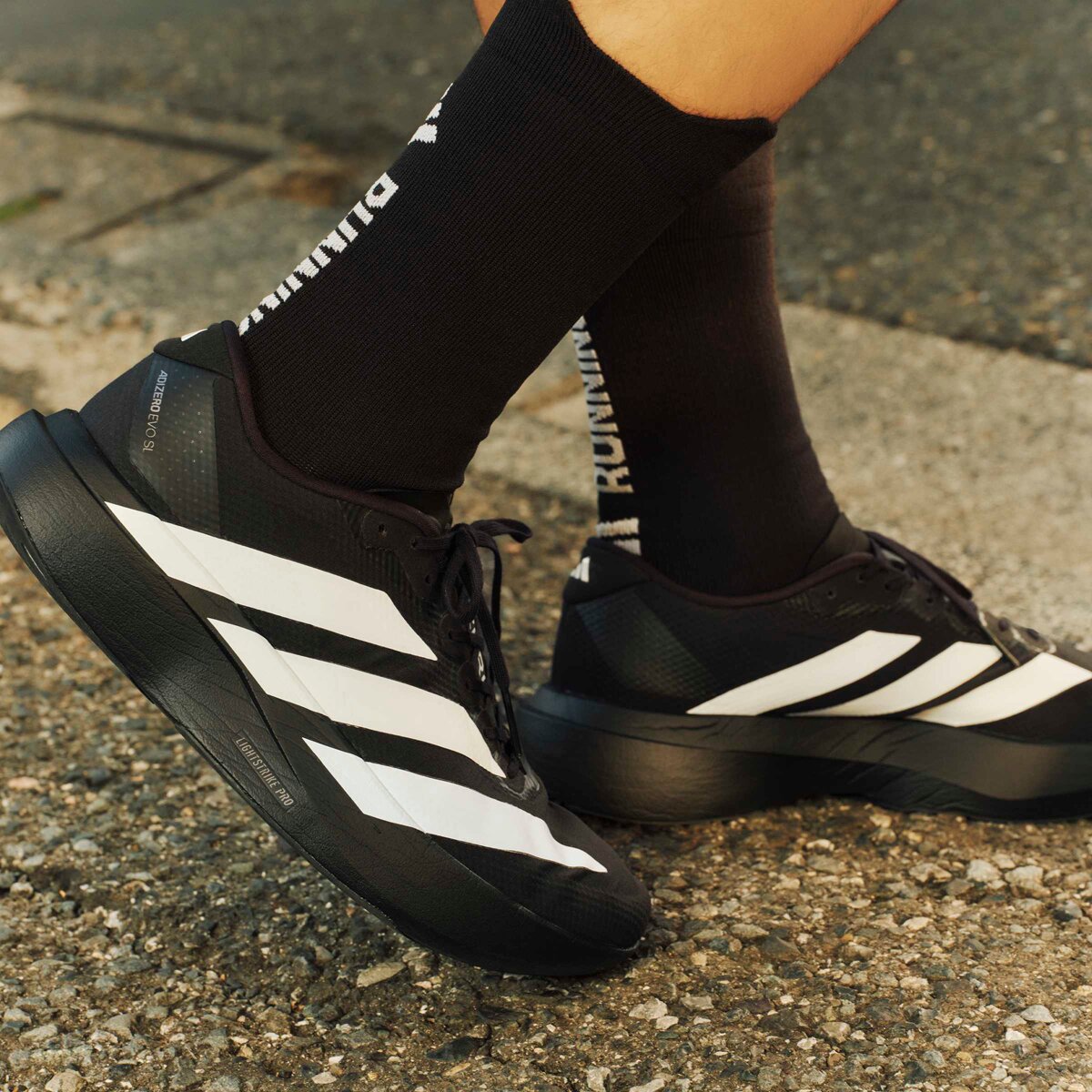 Мужские кроссовки Adidas Adizero Evo SL Woven Running, цвет: Чёрный / Белый — фото 9