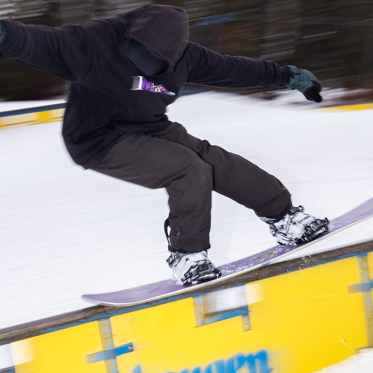 forum snowboard company