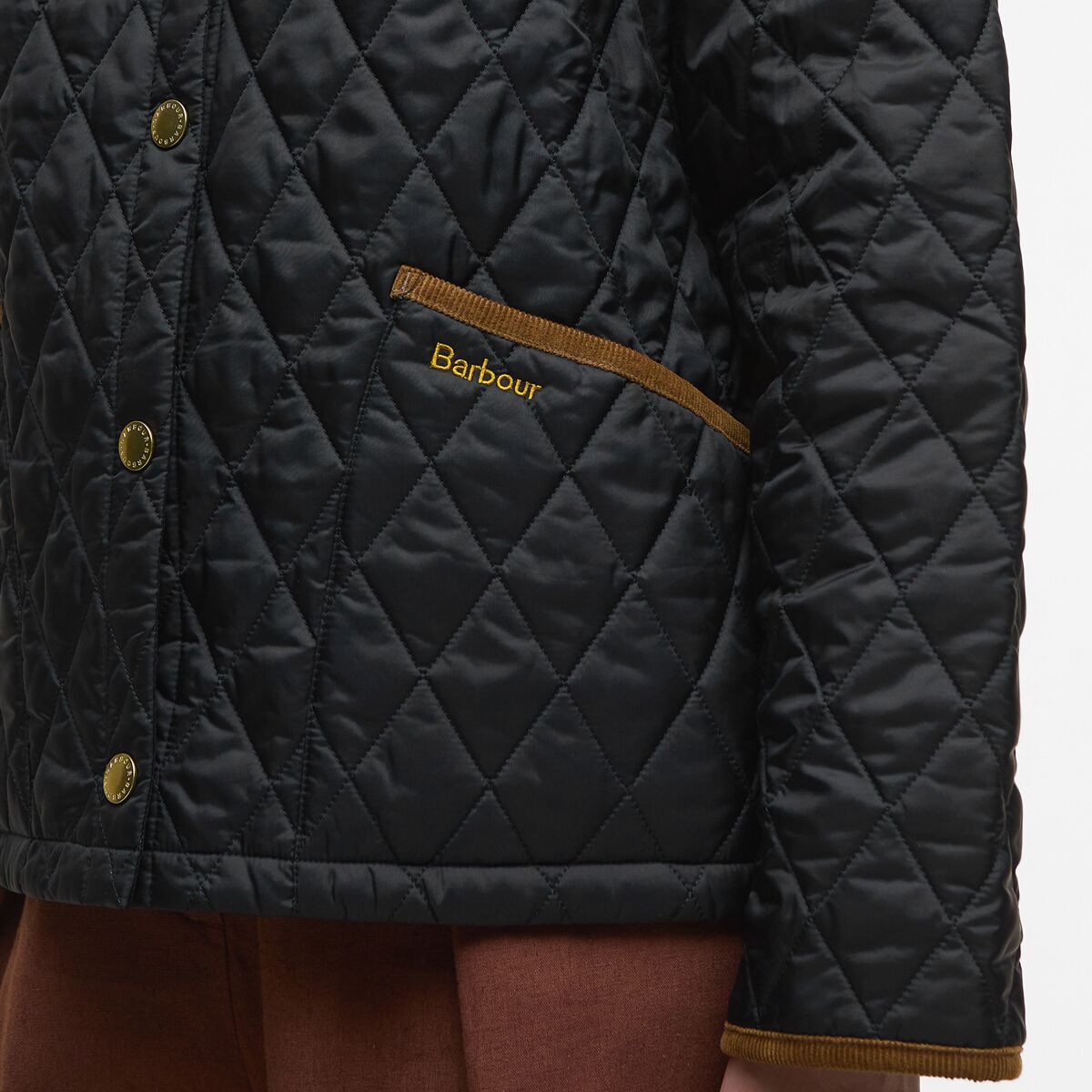 Женская куртка Barbour Icons Cropped Liddesdale Quilted, цвет: Чёрный — фото 5