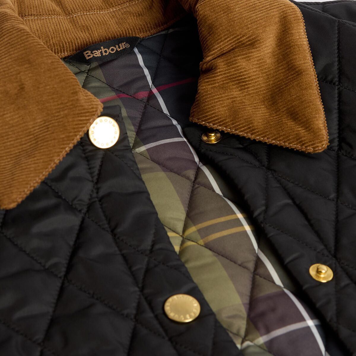 Женская куртка Barbour Icons Cropped Liddesdale Quilted, цвет: Чёрный — фото 6