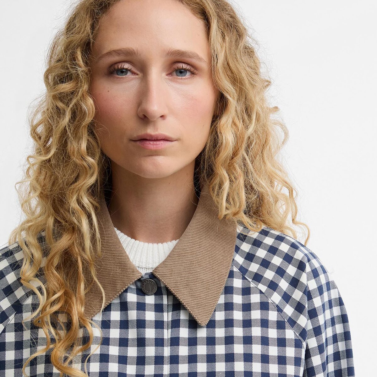 Женская куртка Barbour Ovingham Casual, цвет: В мелкую клетку тёмно-синий / Нейтральный — фото 4
