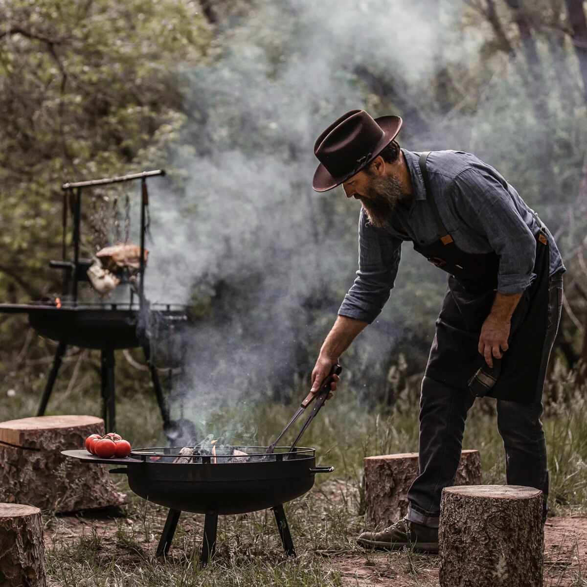 Barebones Cowboy Fire Pit 23in Grill