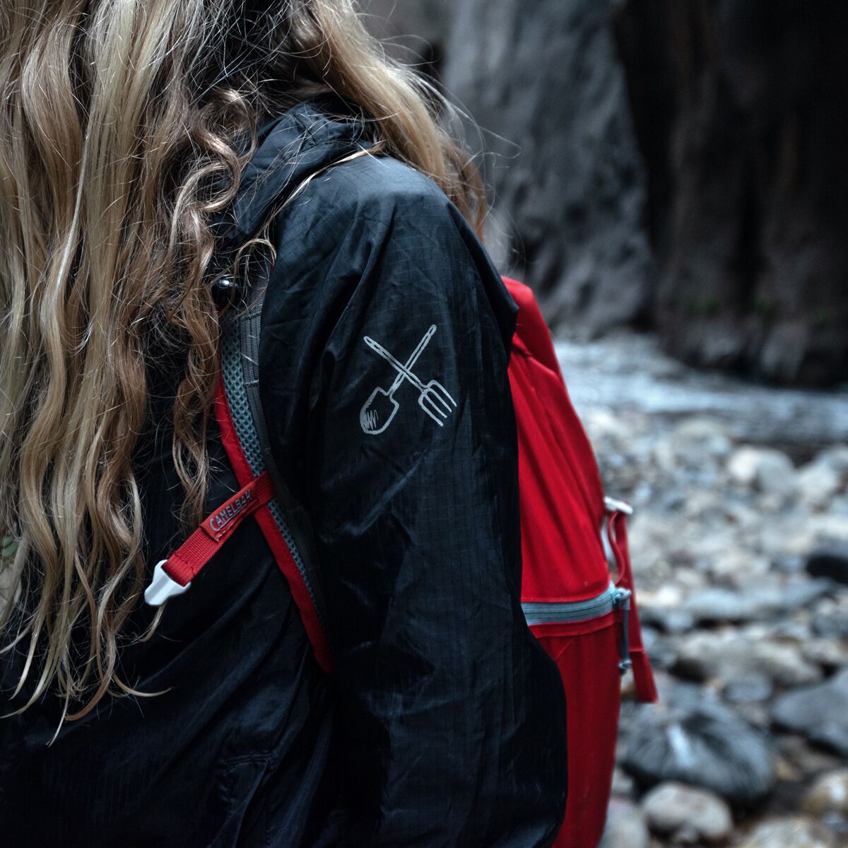 Куртка Coalatree Whistler Windbreaker - Unisex, цвет: Чёрный — фото 12