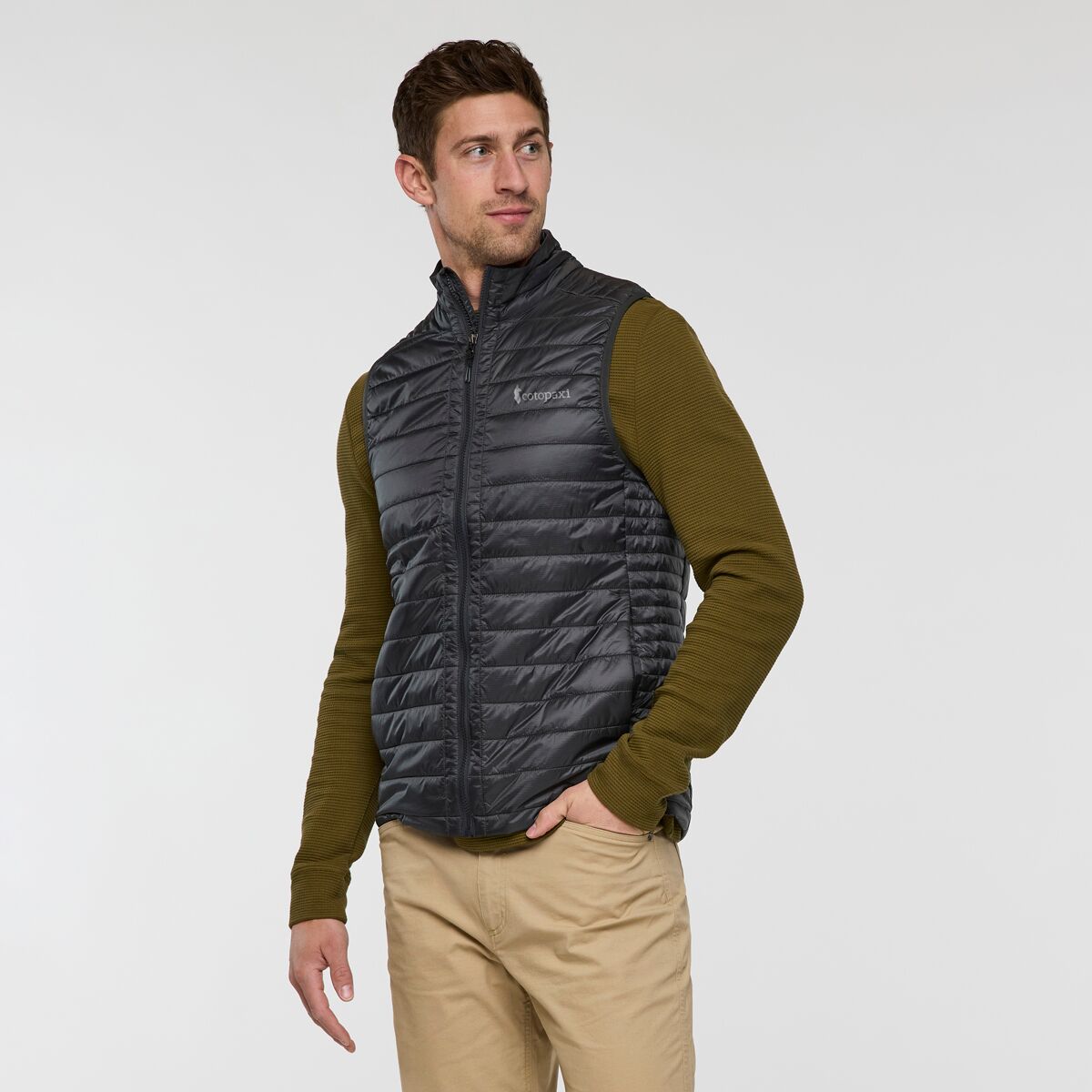 Мужской жилет Cotopaxi Capa Insulated Vest, цвет: Угольный — фото 4