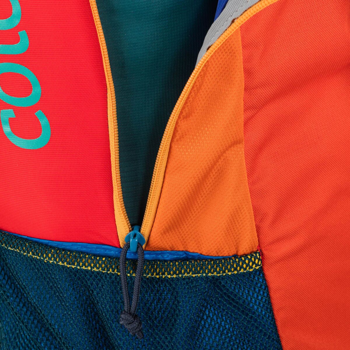 Cotopaxi Luzon Del Dia 24L Backpack