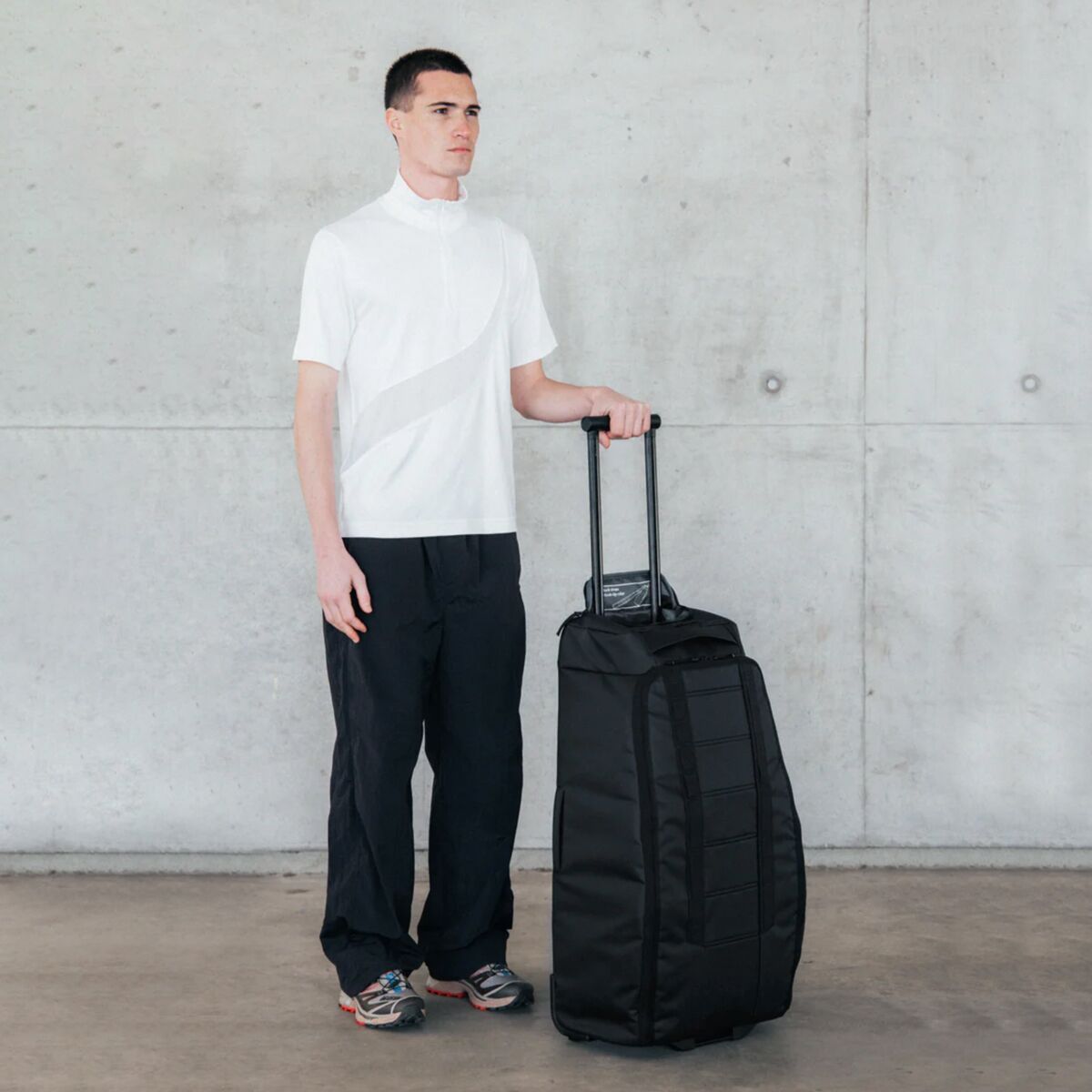 Db Hugger 60L Roller Bag