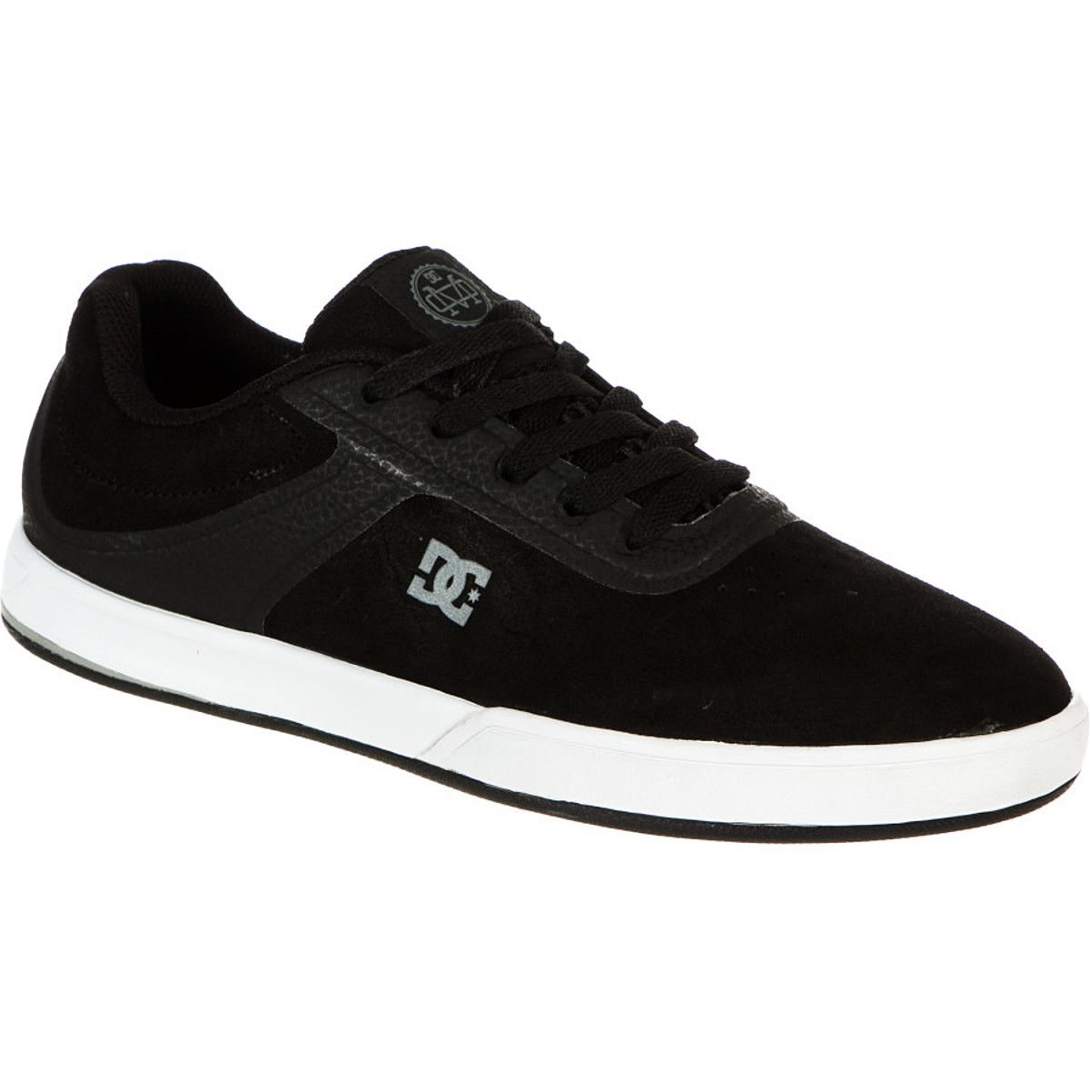 dc skateboarding shoes