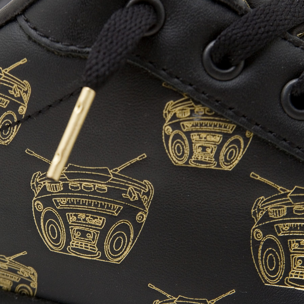 travis barker remix shoes