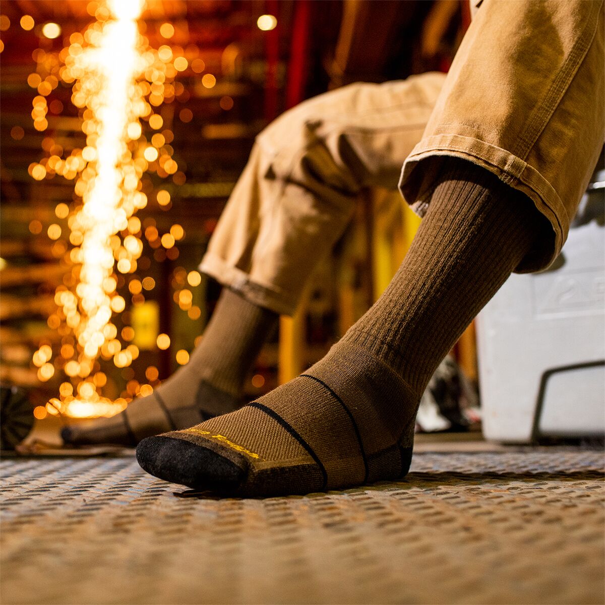 Darn Tough Paul Bunyan Over-The-Calf Midweight Work Sock -...