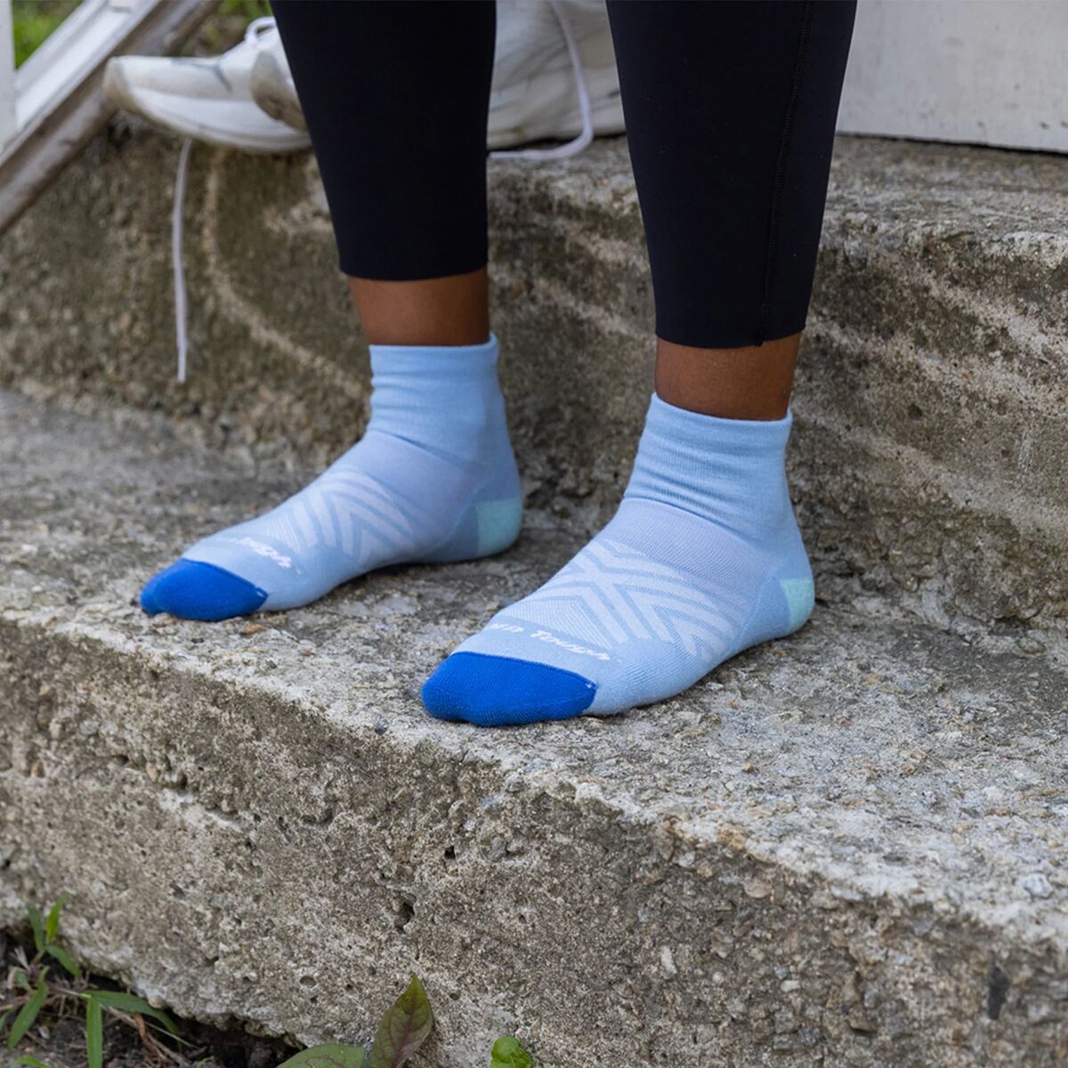 Darn Tough Run 1/4 Ultra-Lightweight Cushion Sock -...