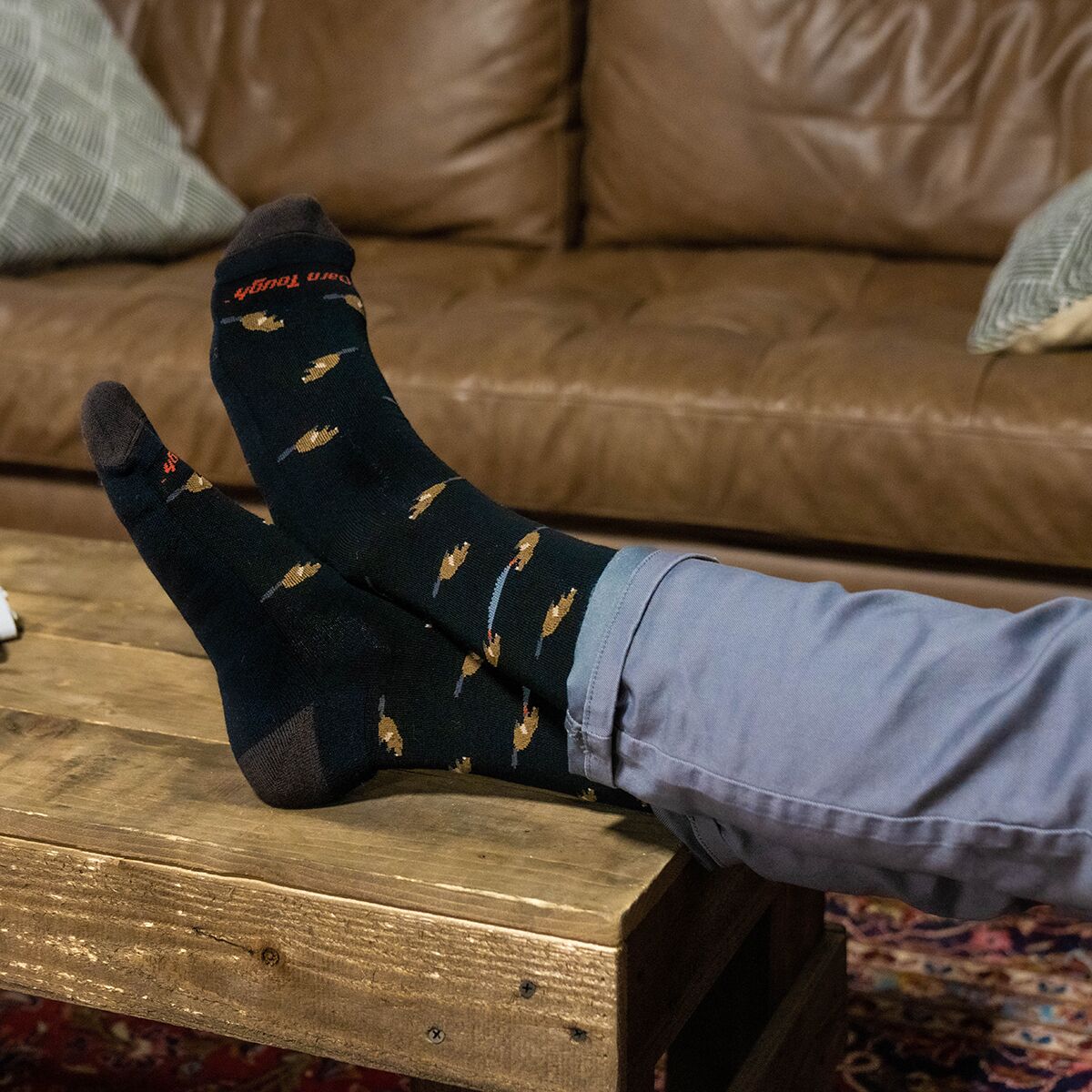 Darn Tough Sawtooth Crew Lightweight Cushion Sock -...