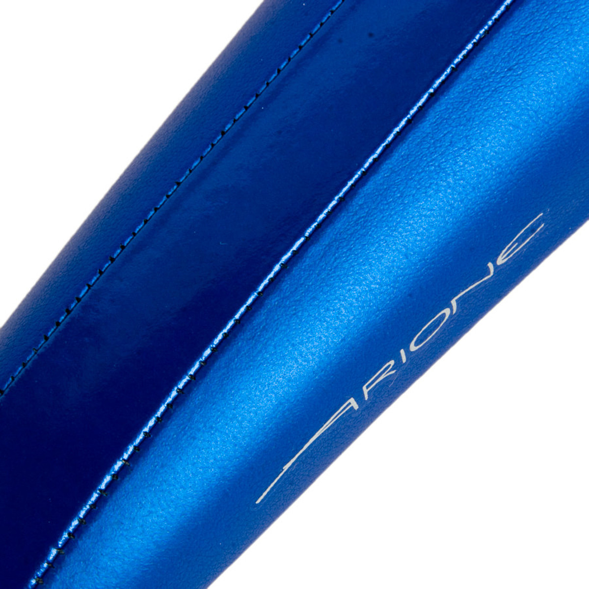 Fi´zi:k Arione Saddle