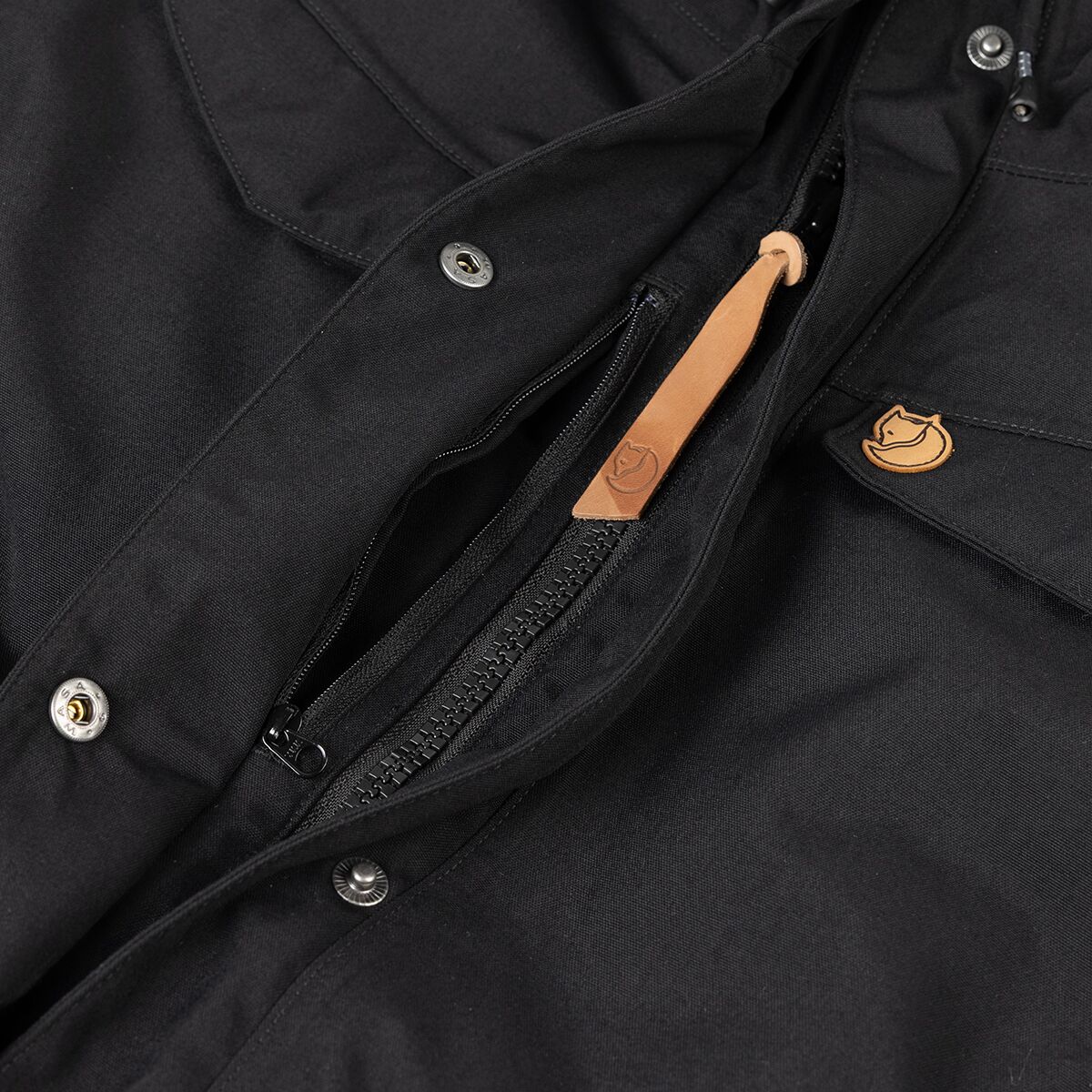 Женская куртка Fjallraven Nuuk Insulated, цвет: Чёрный — фото 4