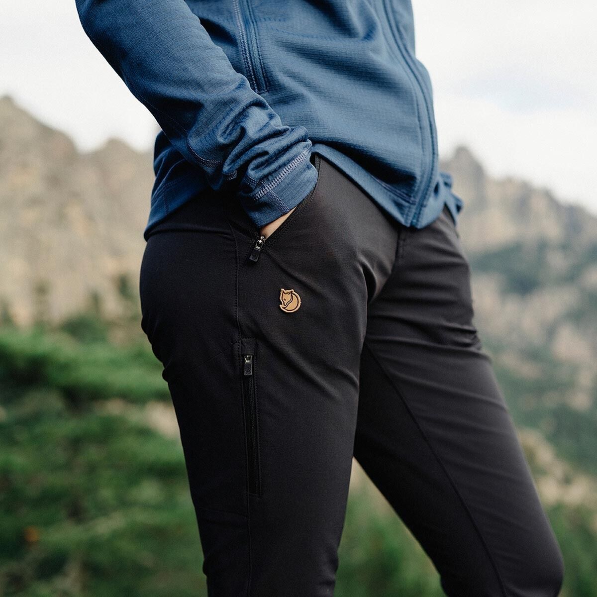 Женские брюки Fjallraven Abisko Trail Stretch Trousers, цвет: Чёрный — фото 3