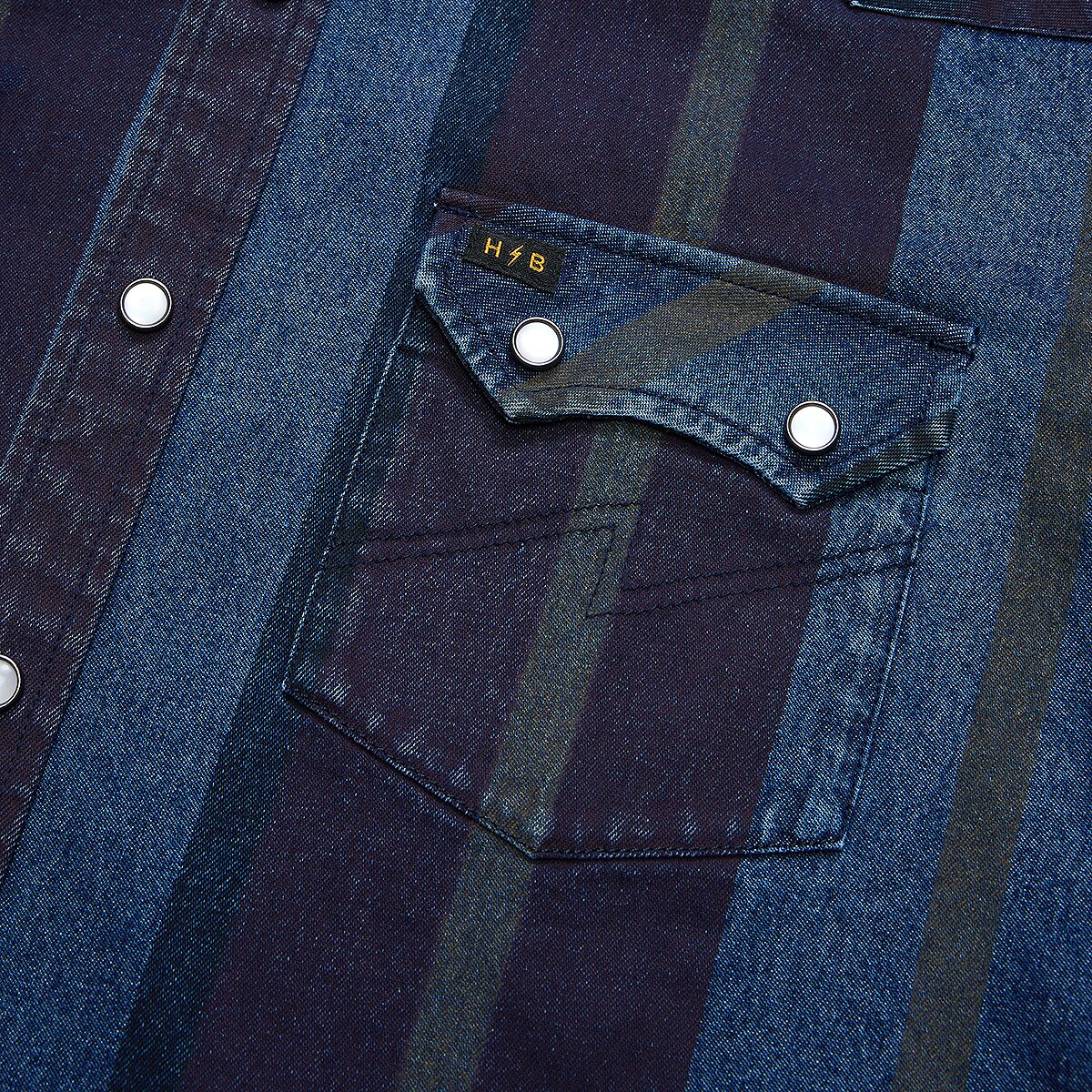 Мужские рубашки Howler Brothers Dust Up Denim Snapshirt, цвет: Полосатый / Баклажановый — фото 3