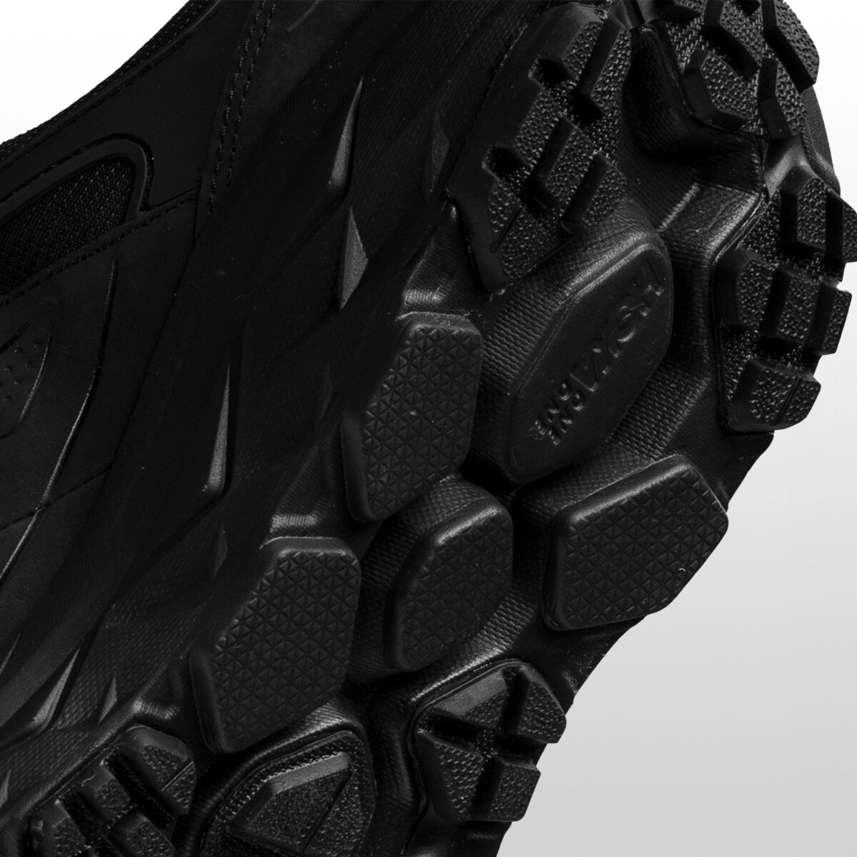 hoka one challenger low