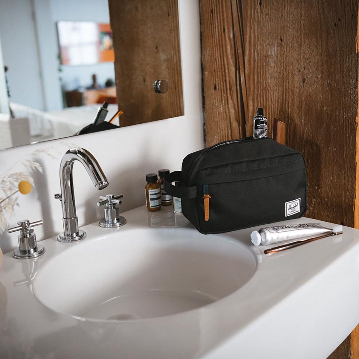 Herschel Supply Chapter 5L Travel Kit