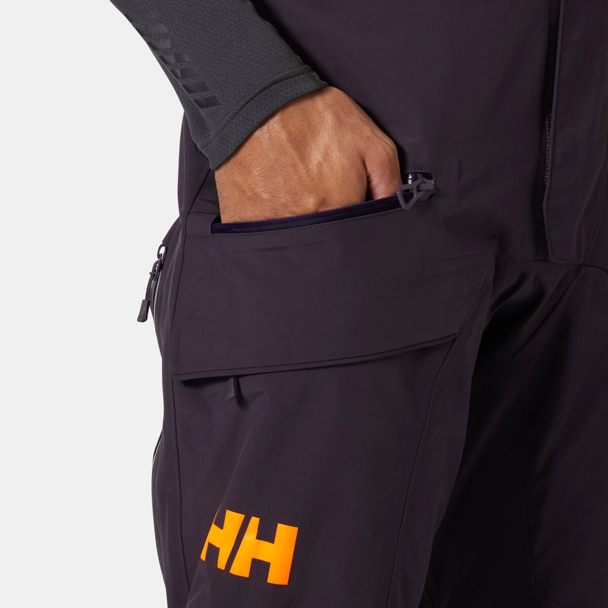Мужские брюки Helly Hansen Sogn Bib Shell Pant, цвет: Чёрный виноградный — фото 4