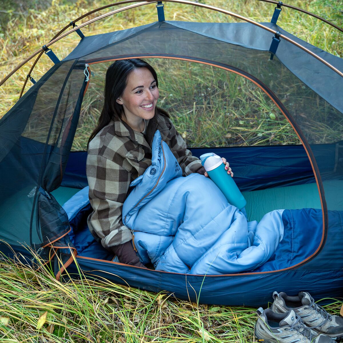 Kelty Mistral Sleeping Bag: 20F Synthetic - Women´s