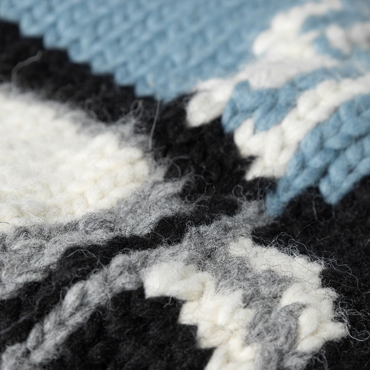 Kanata Hand Knits Goggles Sweater Men's Clothing