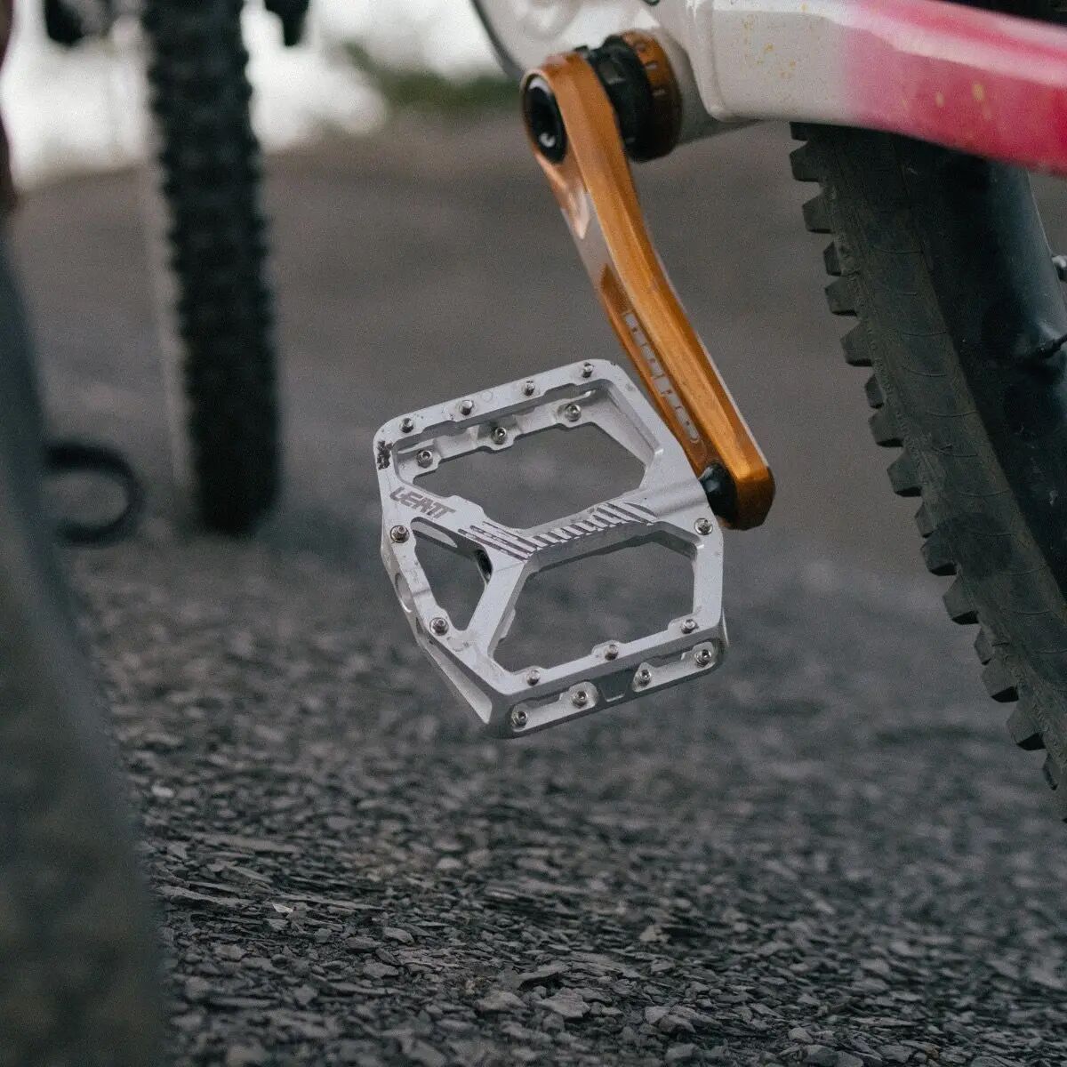 Leatt All Mountain 6.0 Flat Pedal