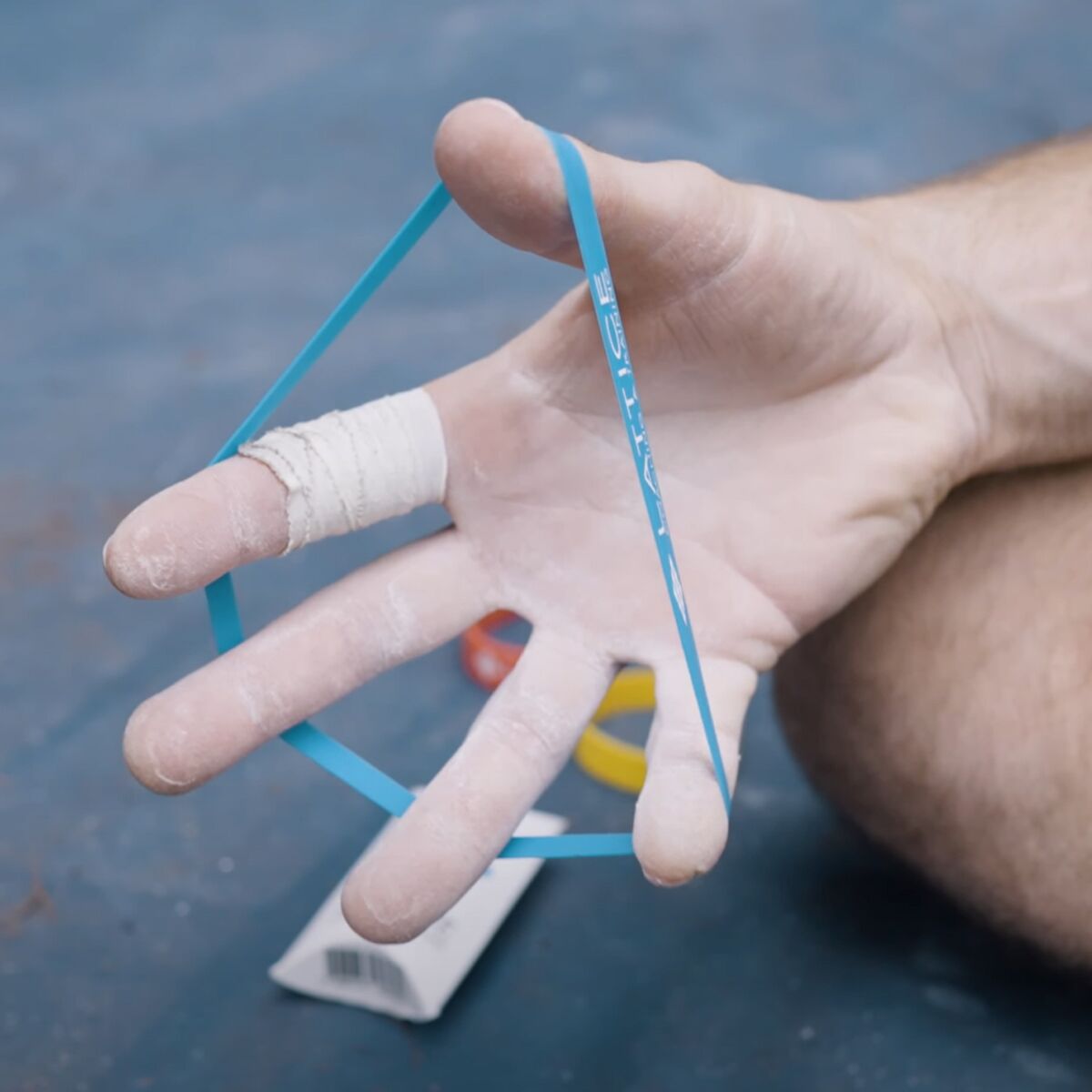 Lattice Extensor Finger Bands