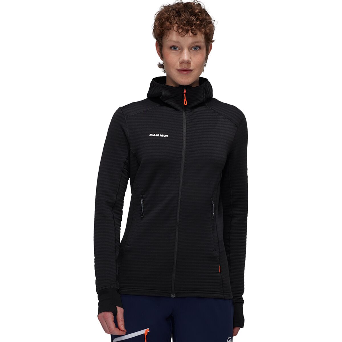 Женская куртка Mammut Taiss Light ML Hooded, цвет: Чёрный — фото 1