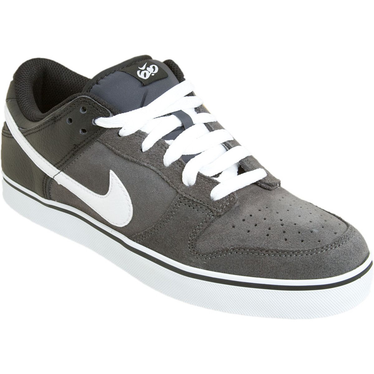 mens nike shoes skate