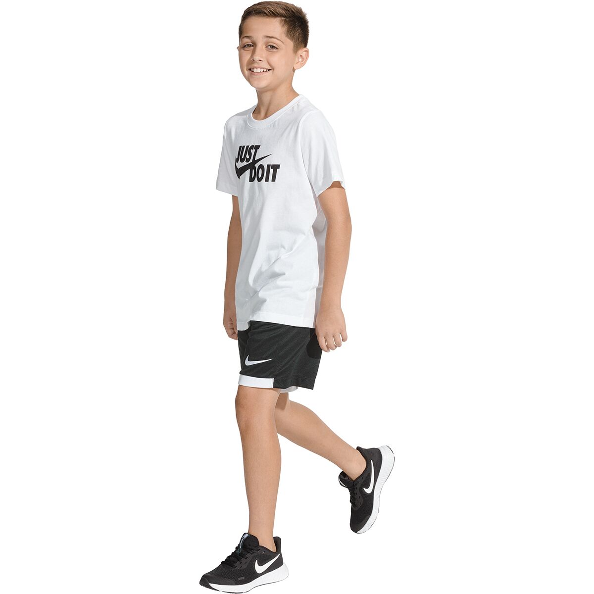 childrens nike revolution trainers