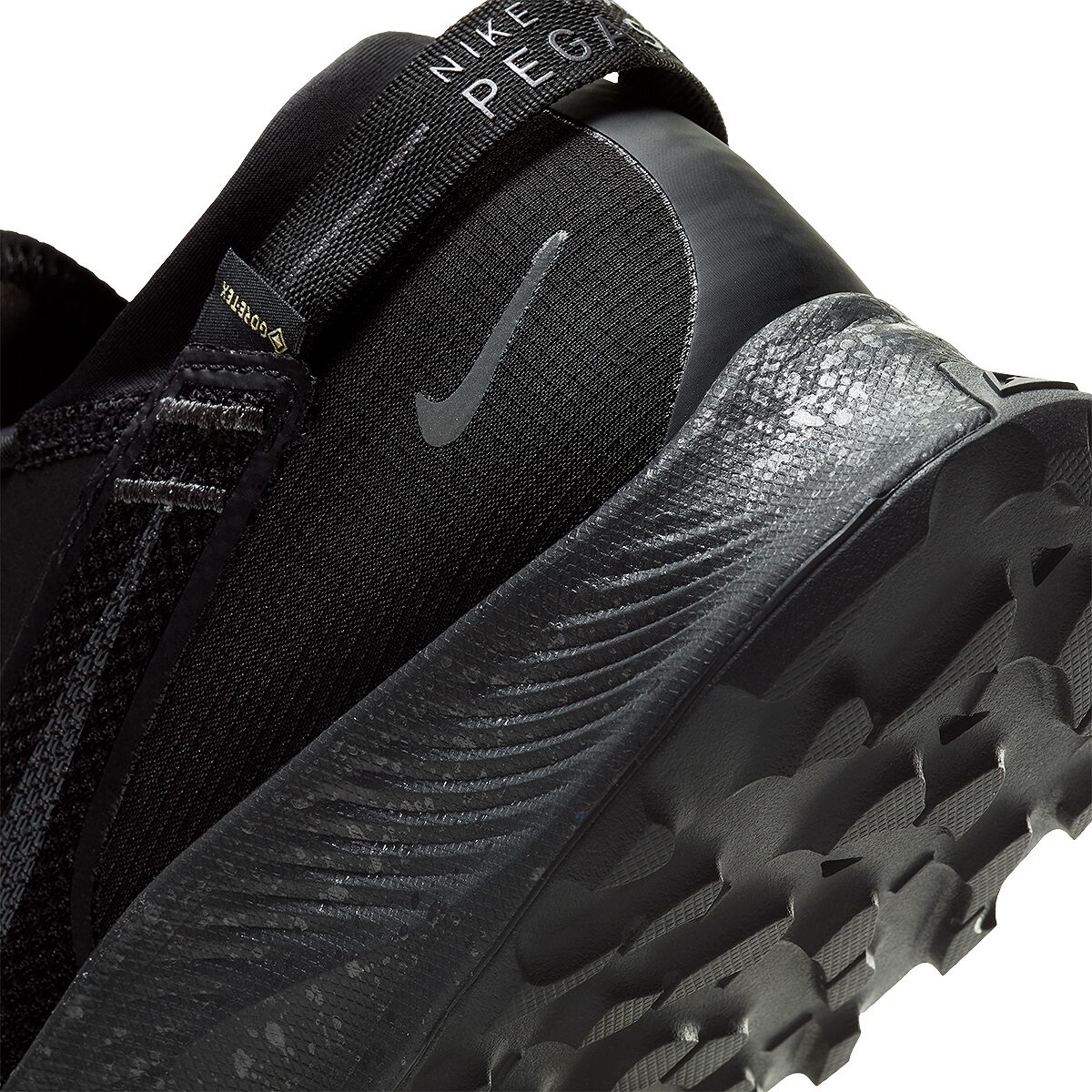gore tex running shoes nike