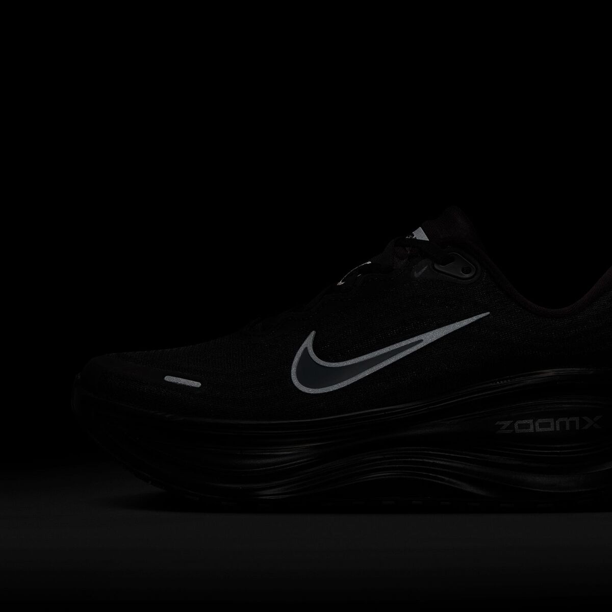 Женские кроссовки Nike Vomero Plus Running, цвет: Чёрный / Серый — фото 10