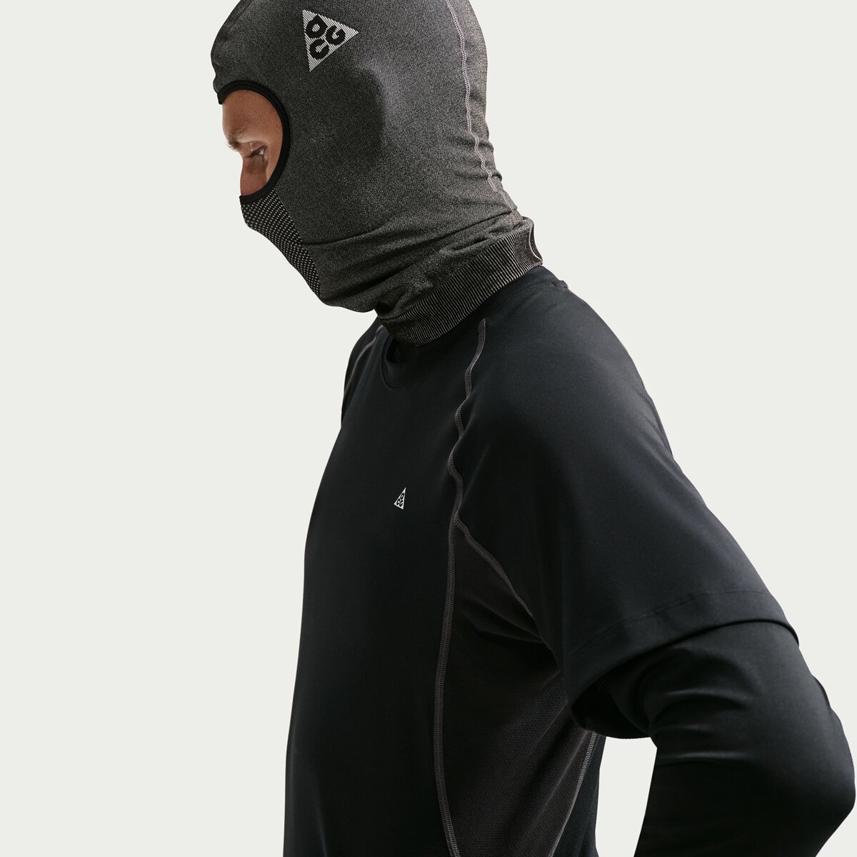 Мужской топ Nike ACG Dri-FIT Wildsee SS Baselayer, цвет: Чёрный / Антрацитовый — фото 2