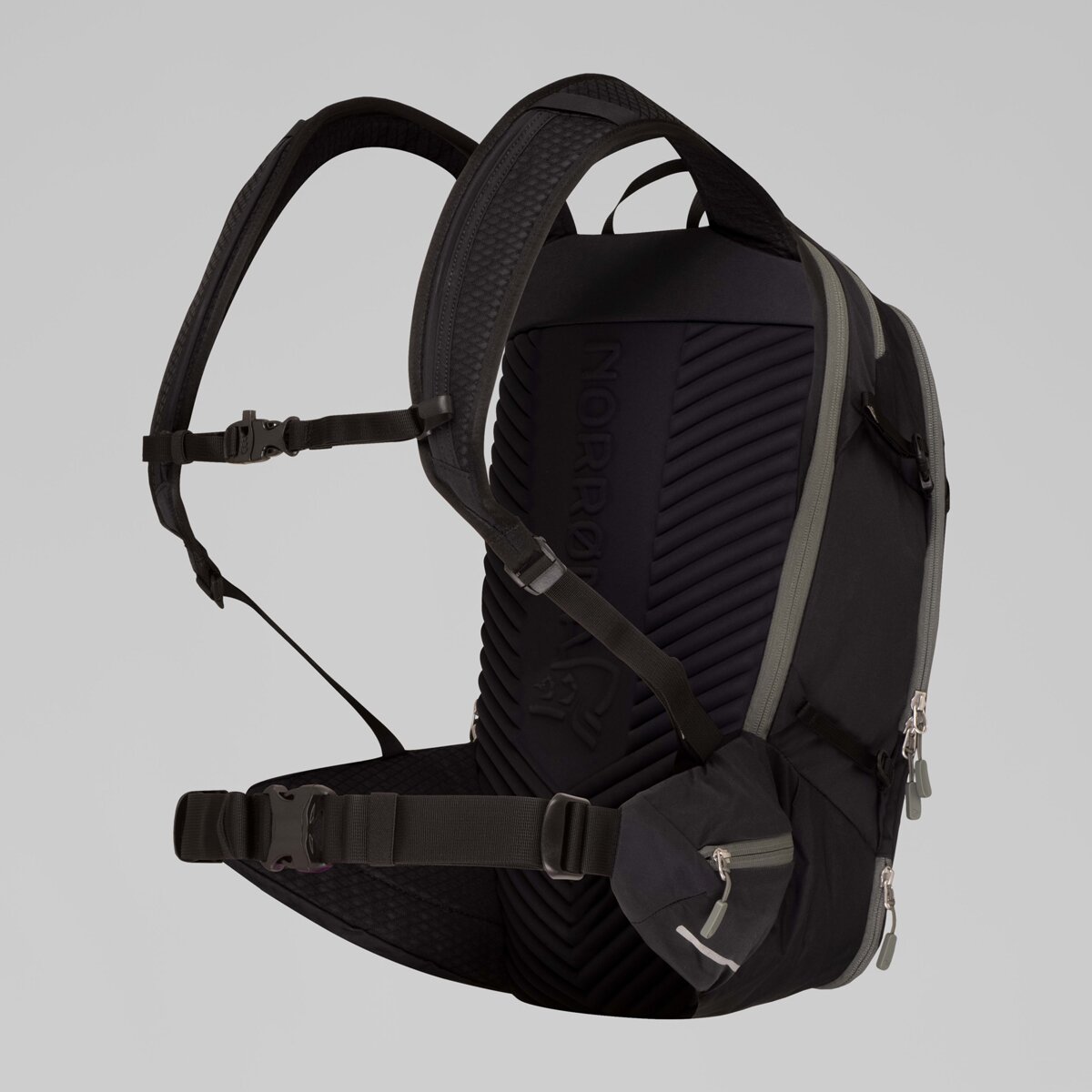 Рюкзак Norrona Econyl 18L Pack, цвет: Caviar — фото 4
