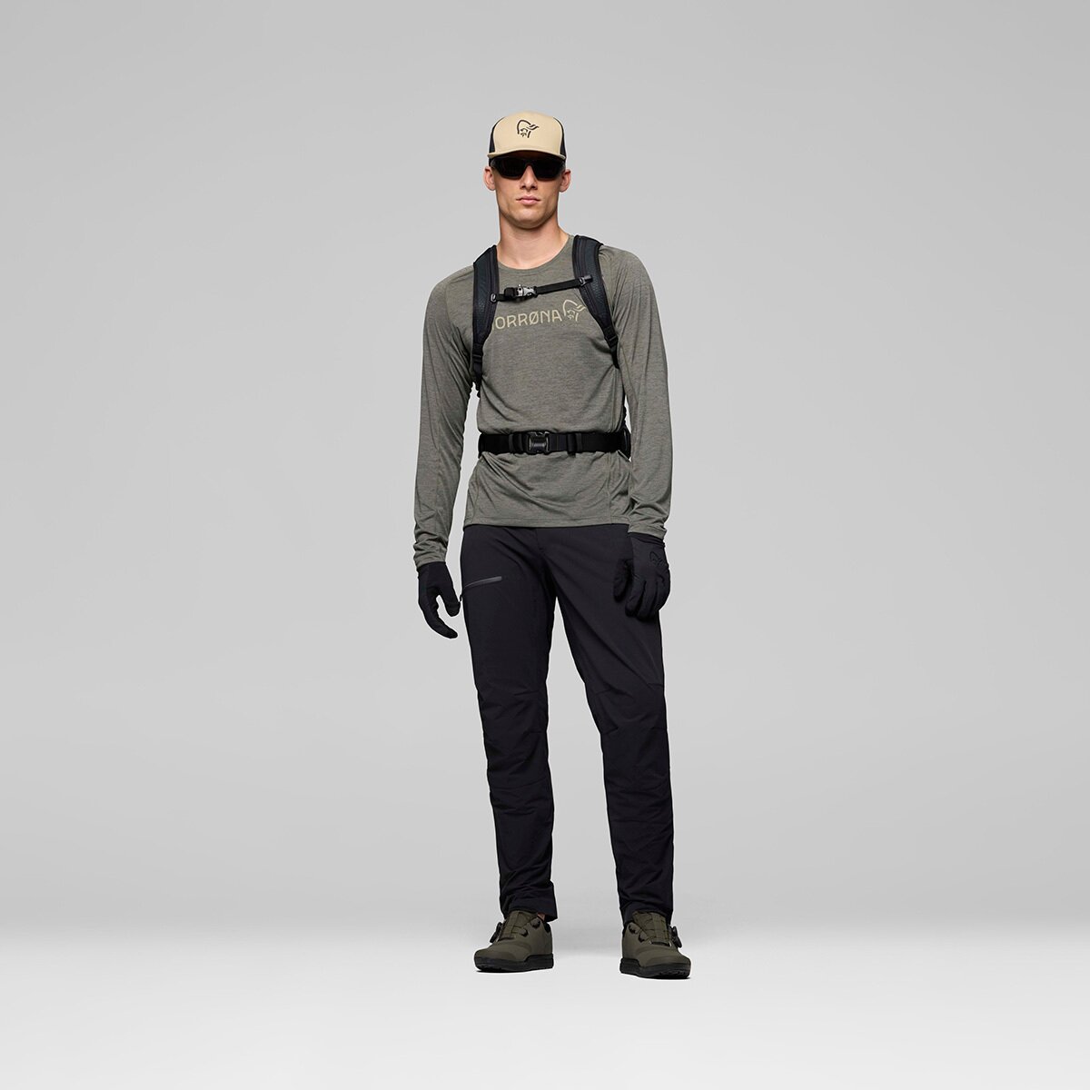 Рюкзак Norrona Econyl 18L Pack, цвет: Caviar — фото 8