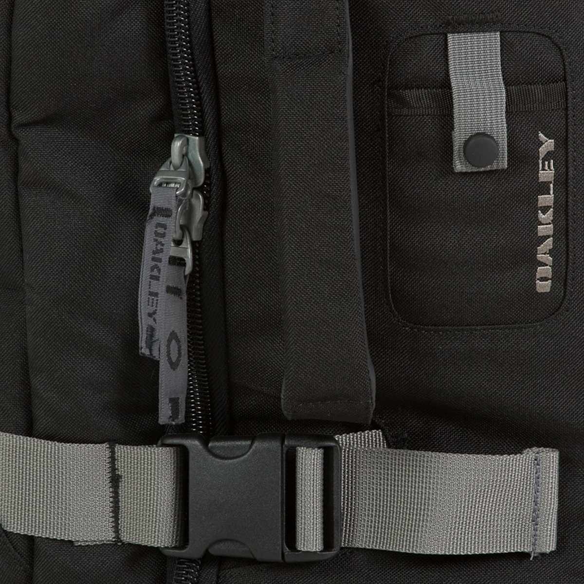 Oakley Carry On Roller Bag Travel