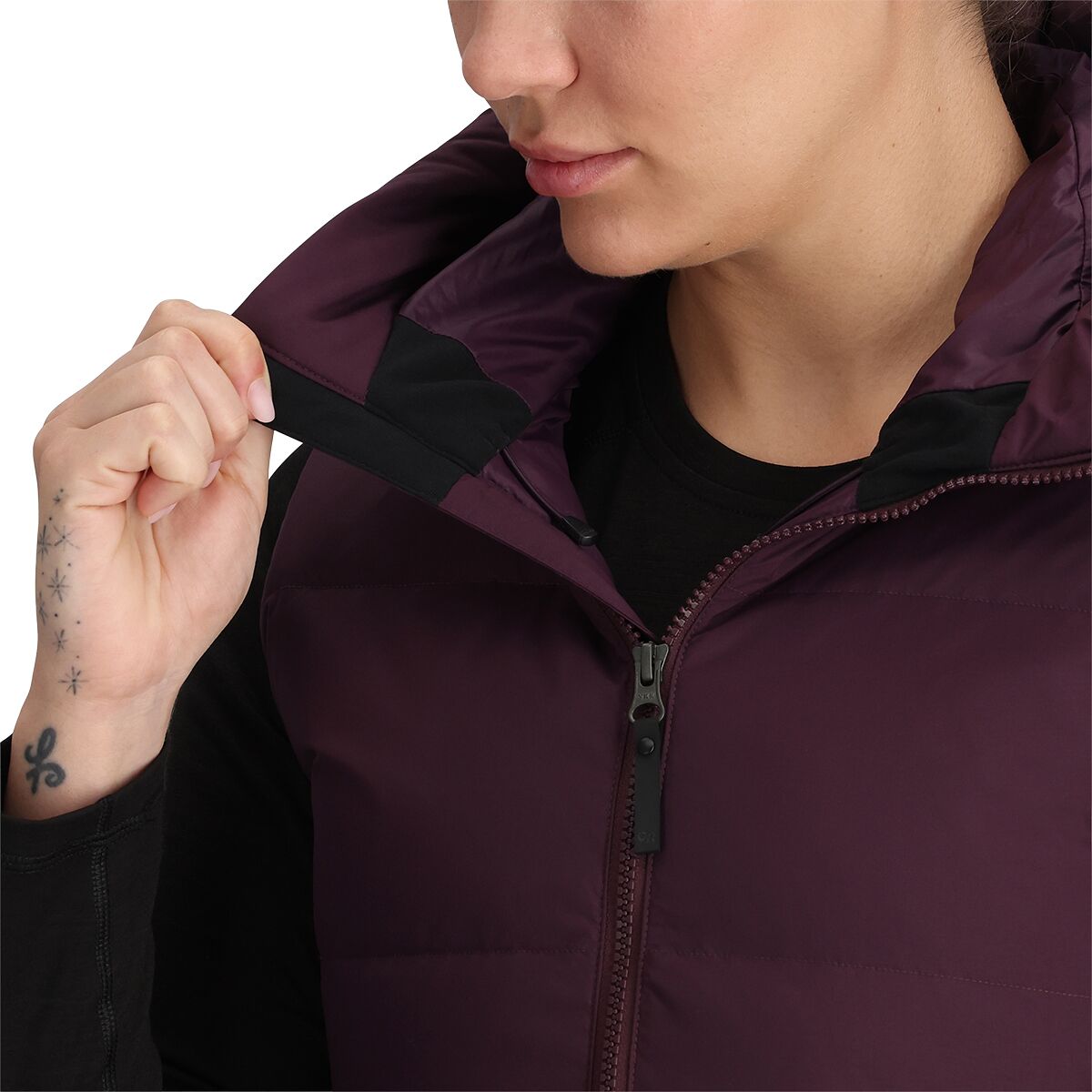 Женский жилет Outdoor Research Coze Hooded Down Vest, цвет: Аметистовый — фото 4