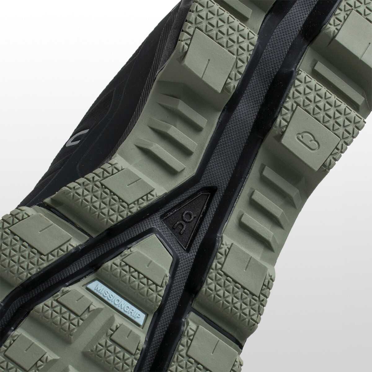 on cloudventure trail sneakers