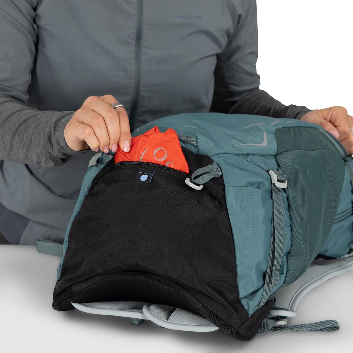 Рюкзак Osprey Packs Hikelite 26L, цвет: Синий — фото 4