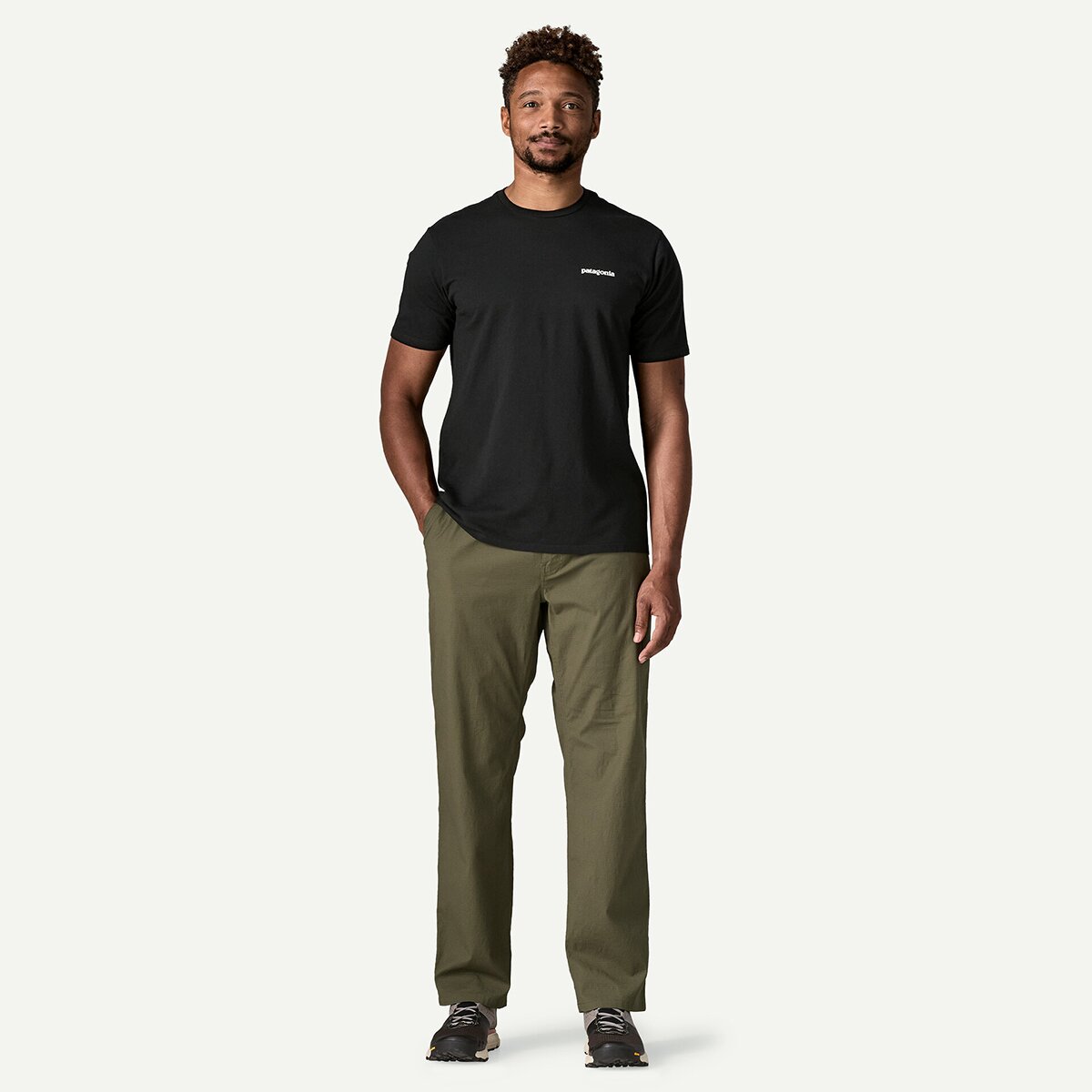 Мужская футболка Patagonia P-6 Logo Short-Sleeve Responsibili-T-Shirt, цвет: Чёрный — фото 3