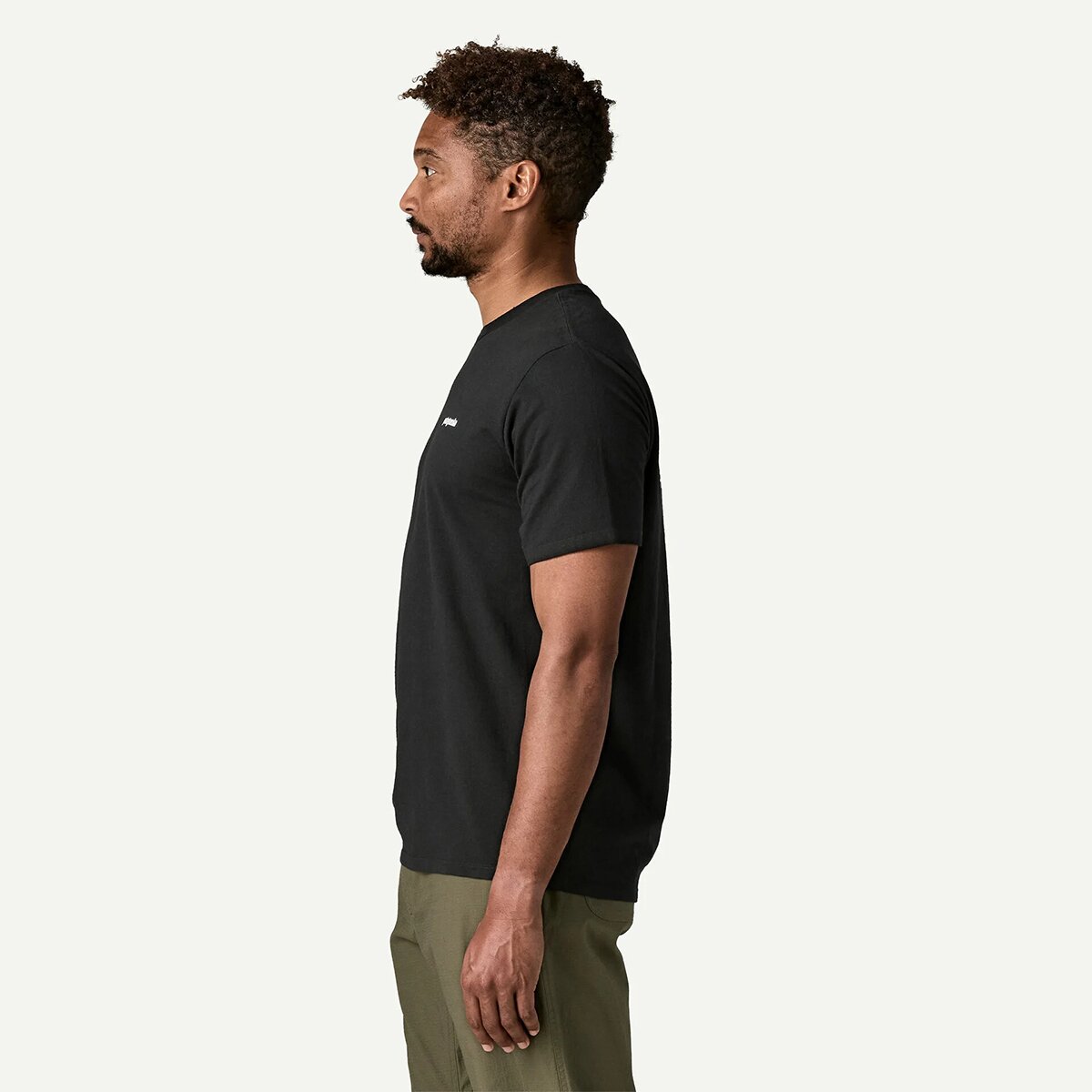Мужская футболка Patagonia P-6 Logo Short-Sleeve Responsibili-T-Shirt, цвет: Чёрный — фото 6